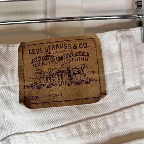 Levis Womens Cut Off White Denim Size 12 High Waist Jean Shorts Beach Summer - Picture 4 of 8